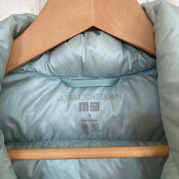NWT UNIQLO Ultra Light Down Vest • Women’s SMALL • Light Seafoam Green - Picture 3 of 5